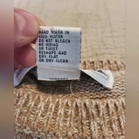 Vintage Chrysantheme Tan and Roses Women's Sweater - Picture 6 of 7